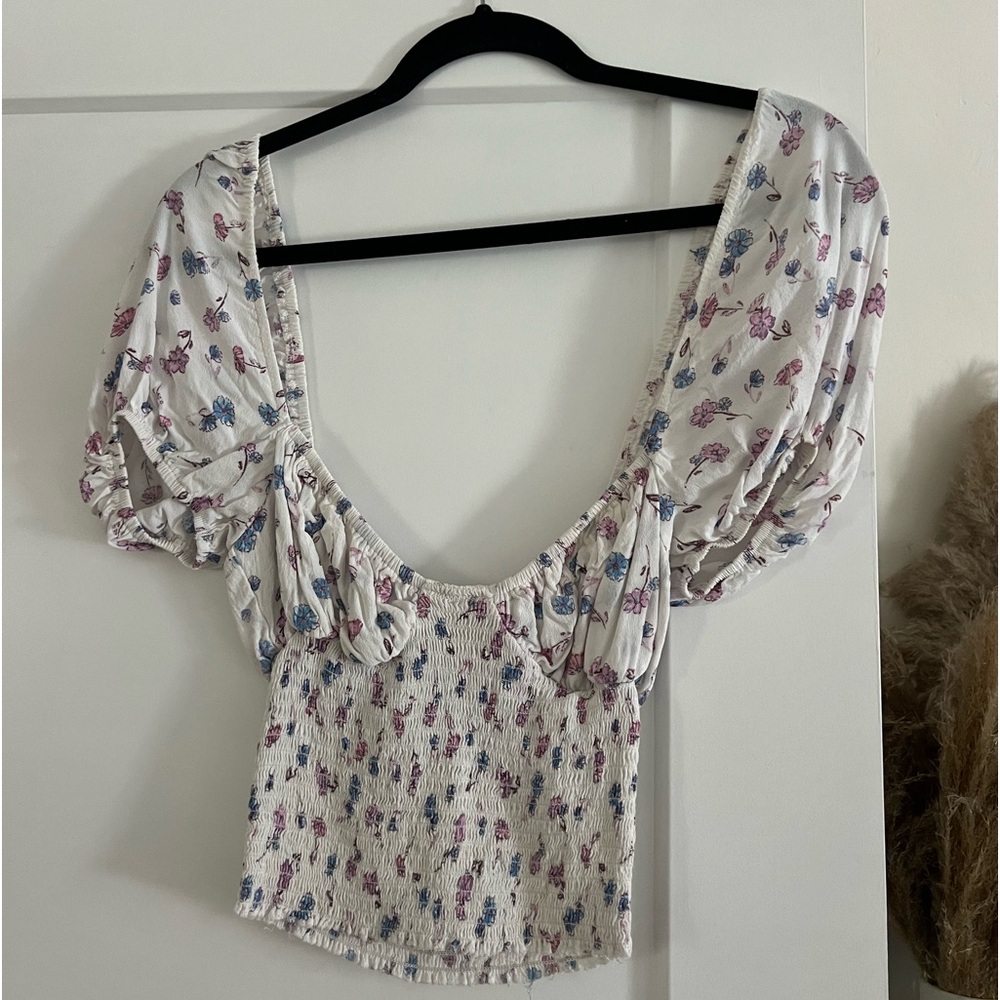 Skylar + Madison - crop shirt - size small